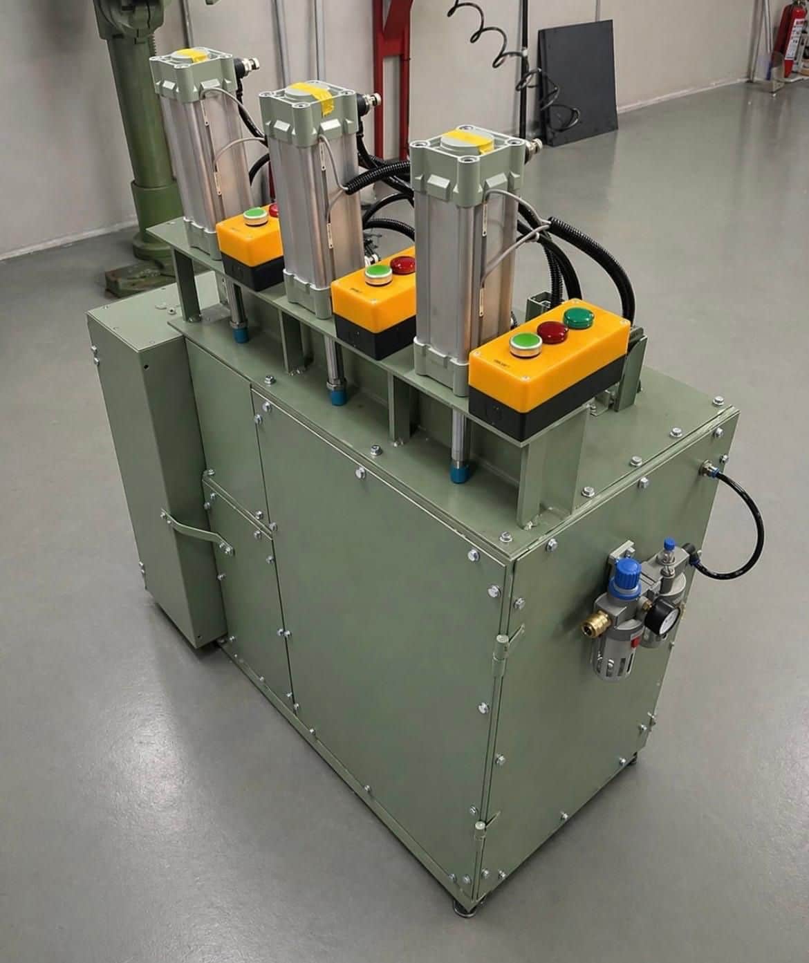 Control block on the hydraulic power unit manufactured by AEB Engineering — analog pressure gauge, proportional valve connections, and integrated manifold design